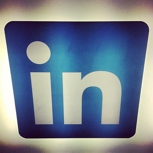 8 Best Practices for Effective Social Sharing on LinkedIn