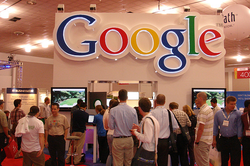 Google to Integrate User Reviews & Photos in SHared Endoresment Ads