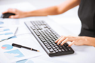 Strengthen_your_sales_initiative_with_these_5_social_media_tips