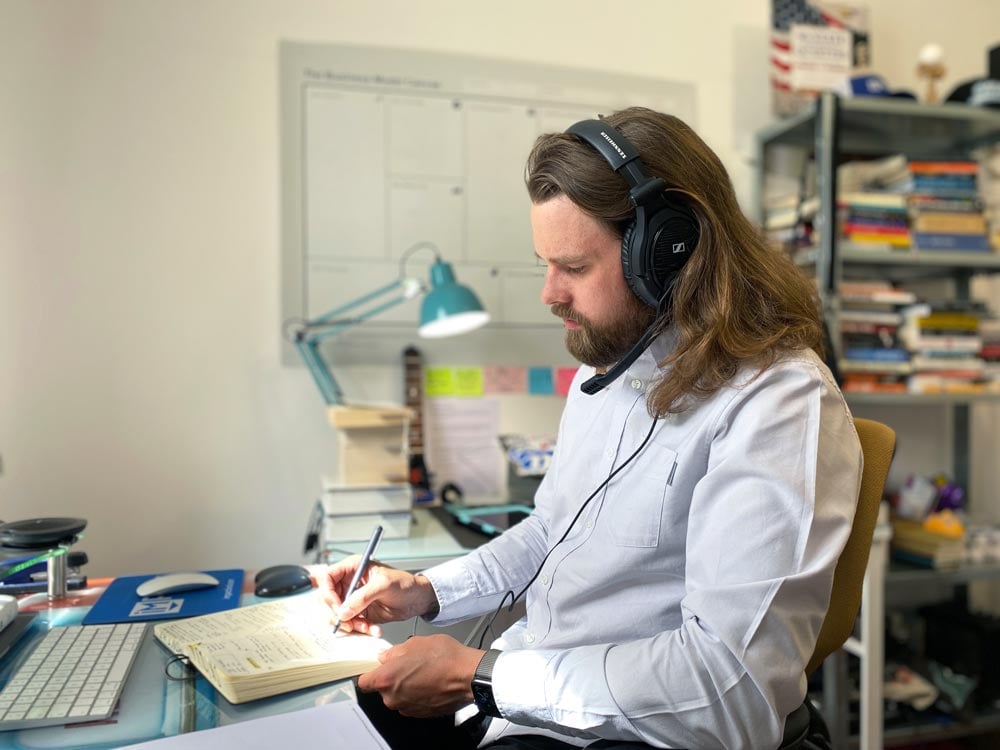 Why You Might Want to Hire a Marketing Coach Instead of an Agency for Your Business