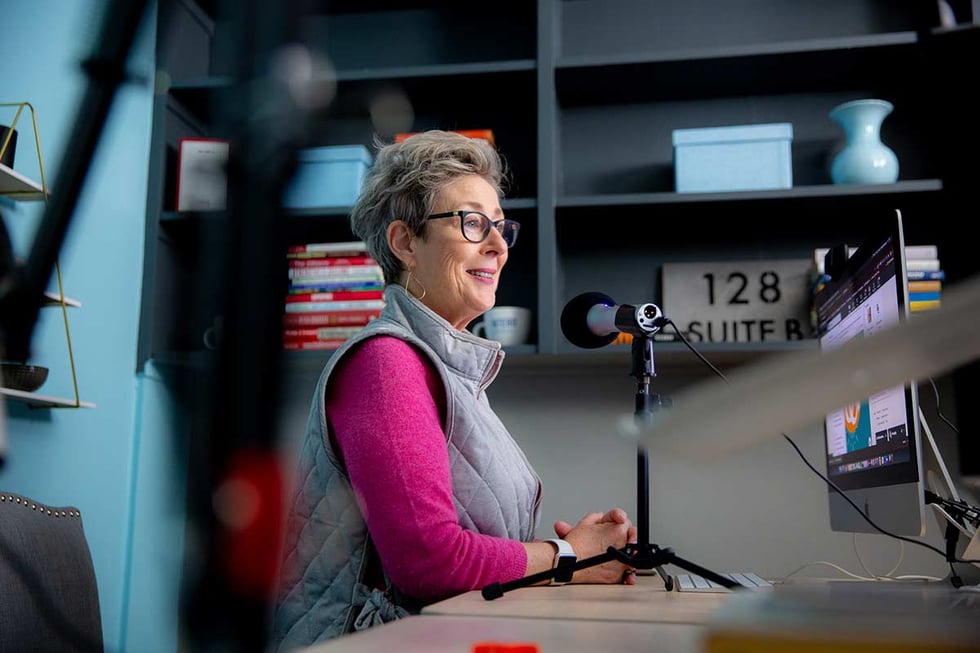 How marketing teams can helps sales use LinkedIn effectively Ft. Colleen McKenna (Inbound Success, Ep. 181)
