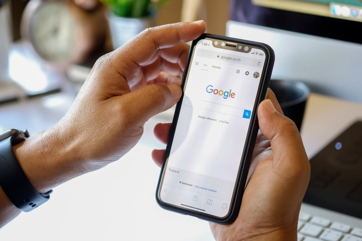 Google's Upcoming Redesign Adds Favicons To Mobile Search Results