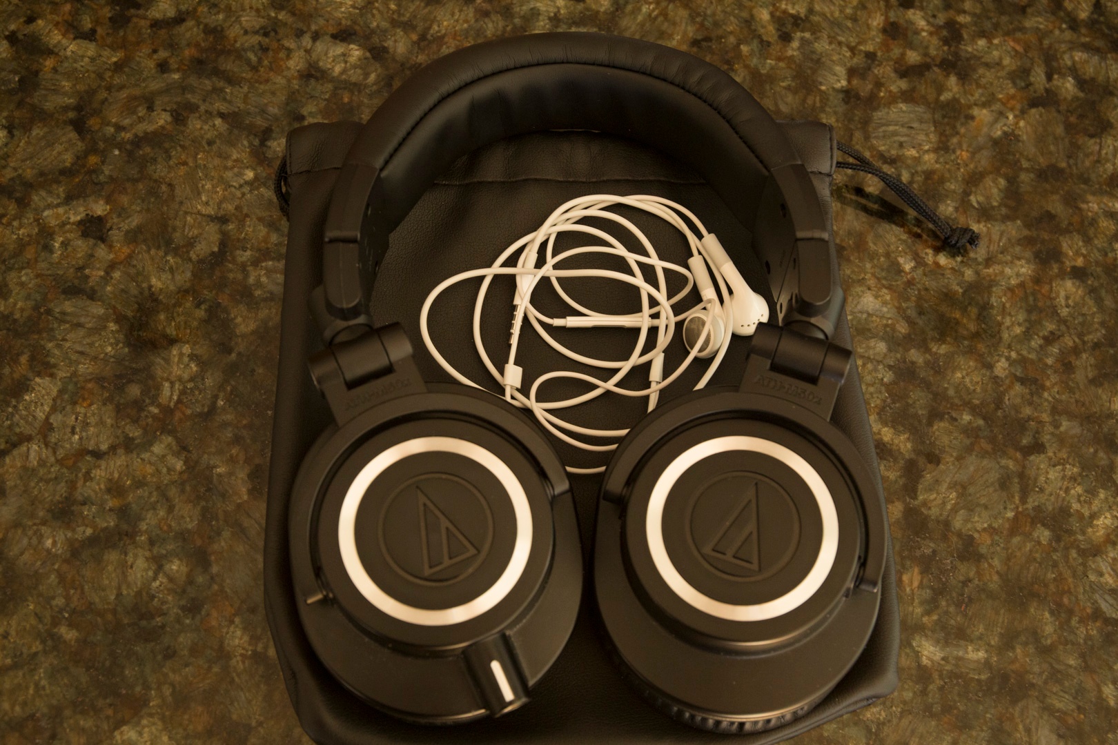 Essential Videographer Gear 5 Accessories for Successful Video Marketing