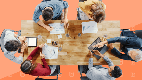 Marketing-Contractor-vs-Internal-Marketing-Team-vs-Marketing-Agency-2