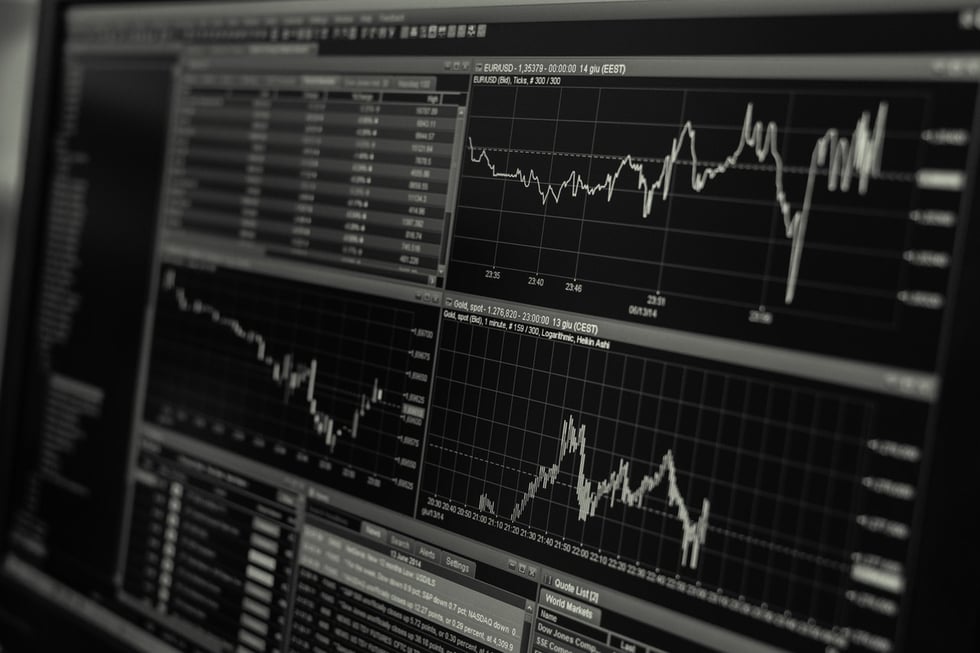 Financial services marketing: Growing your customer base with content (+ examples)