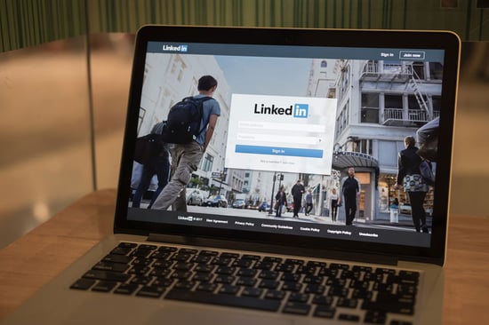 10 Surprising Stats You Didn’t Know About LinkedIn Content [Infographic]
