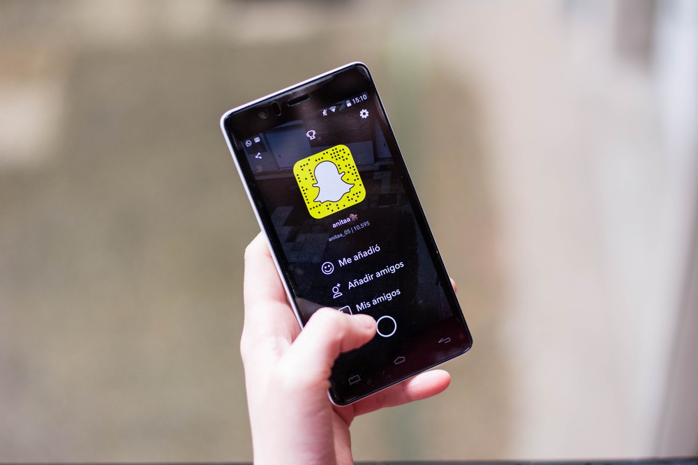 New Snapchat Feature Lets You Search & Shop From The App